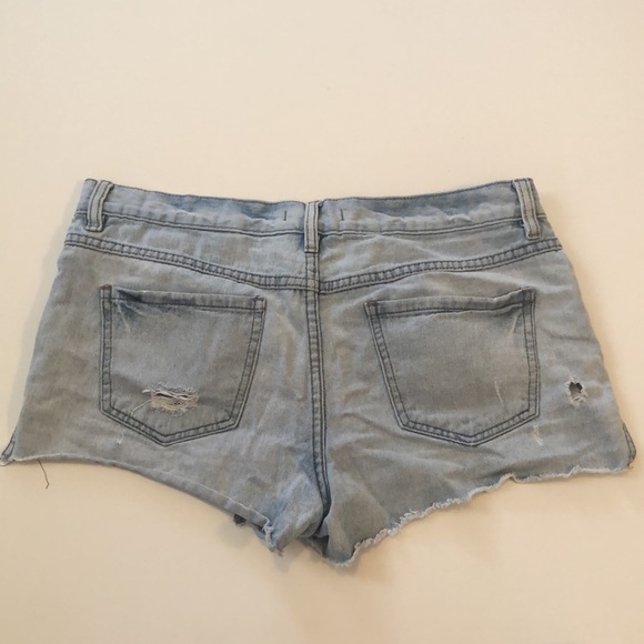 FREE PEOPLE Runaway Denim Slouchy Cut Off Shorts - sz 29 - Picture 8 of 10